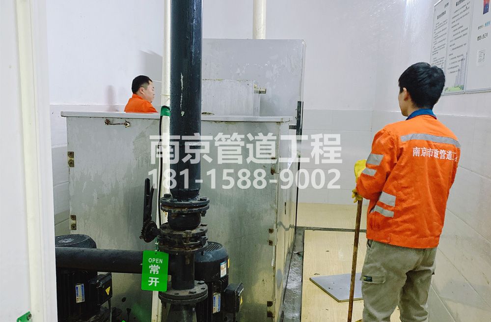 302锁一隔油设备清洗