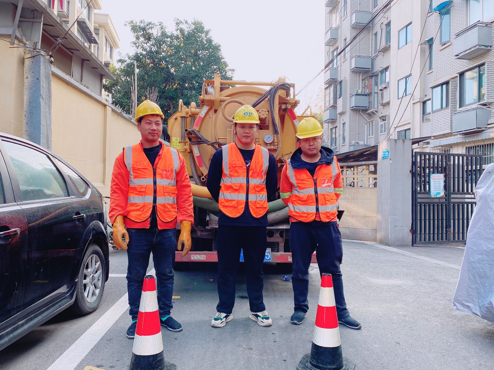 锁一南京某小区管道清淤检测施工